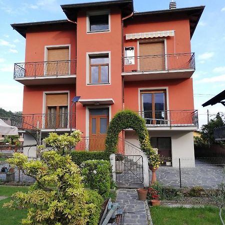 Apartmán La Rosa Rossa Cambiasca Exteriér fotografie