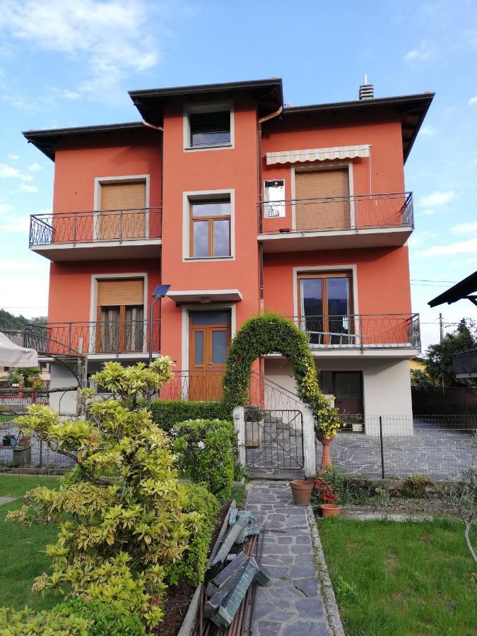 Apartmán La Rosa Rossa Cambiasca Exteriér fotografie